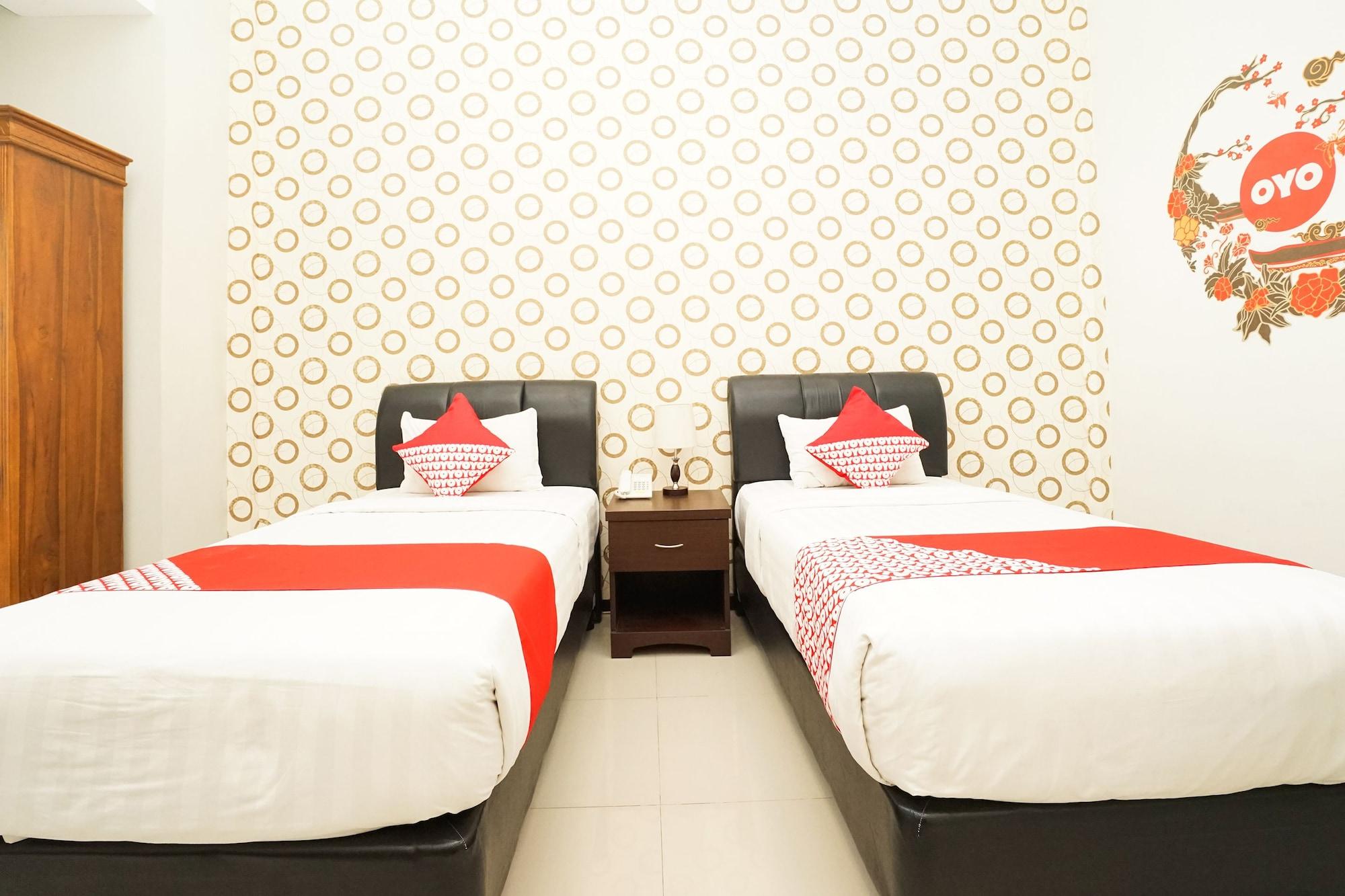 Oyo 282 Putri Utari Residence Malang Exterior photo