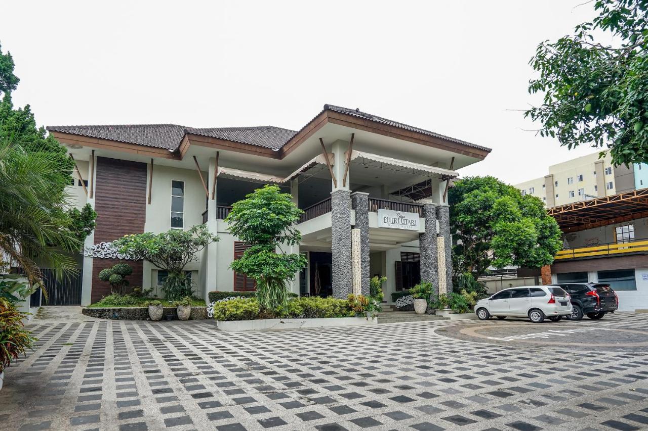 Oyo 282 Putri Utari Residence Malang Exterior photo